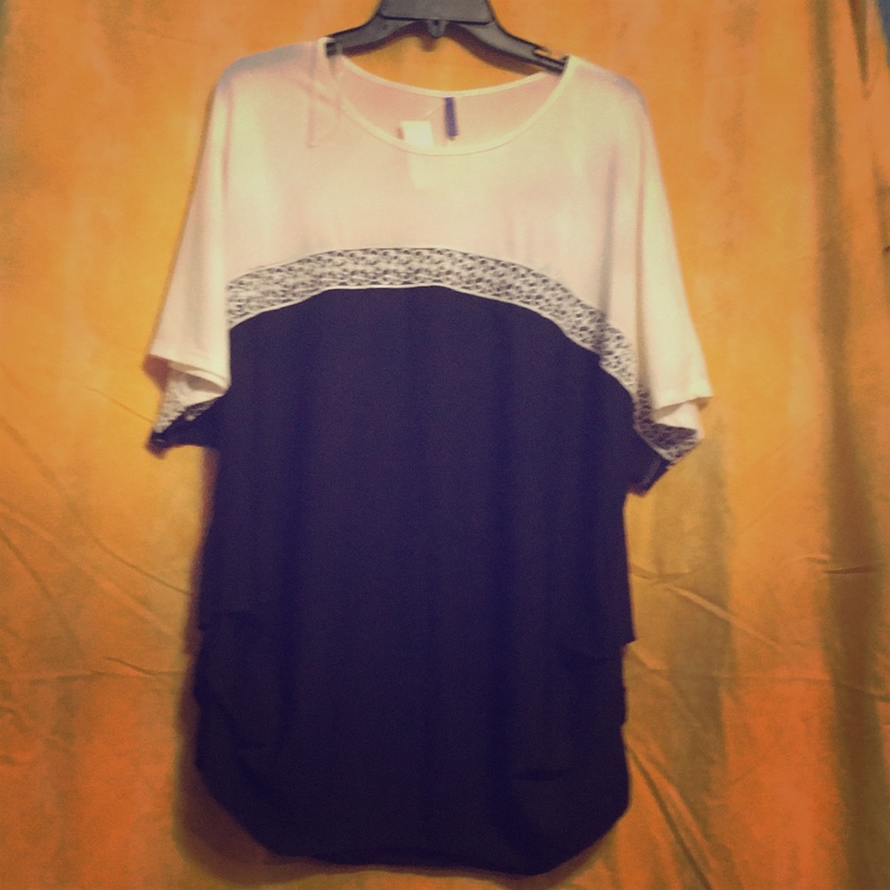 Black & White Blouse (3X). Brand new